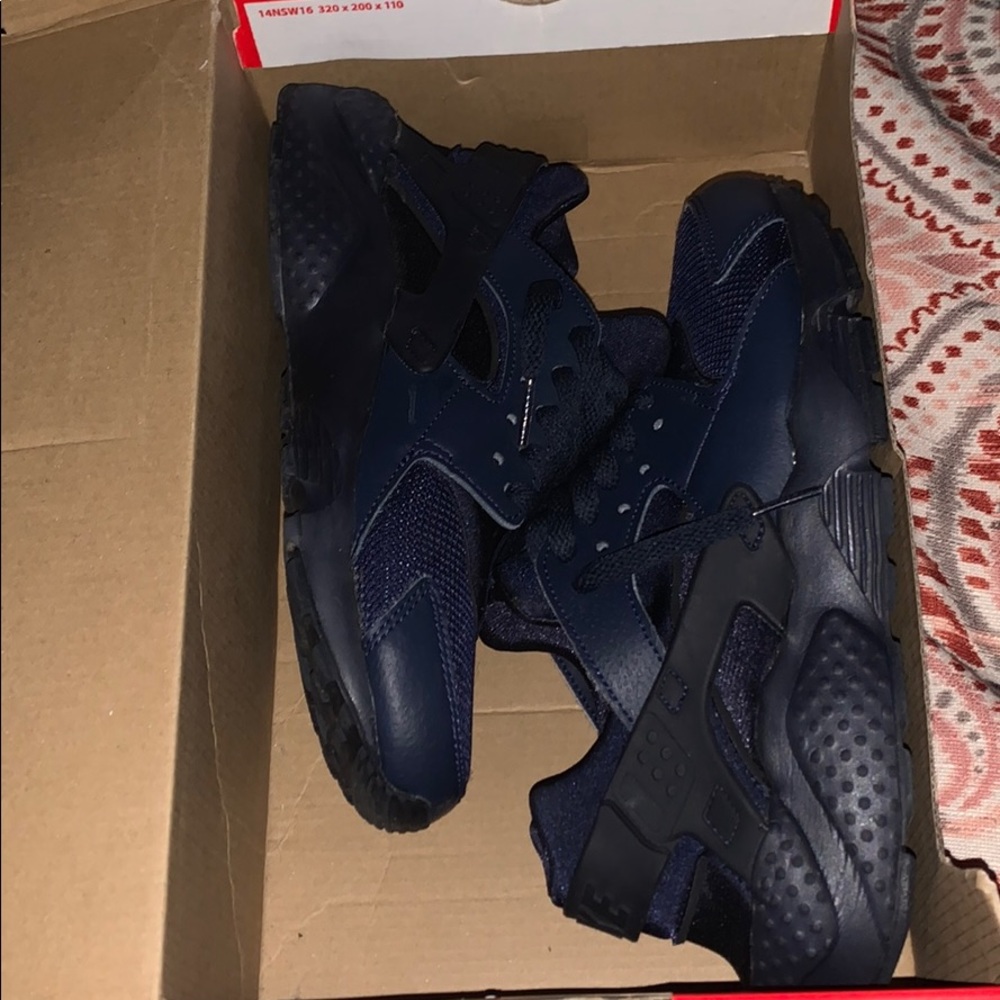 Nike huarache size 7y